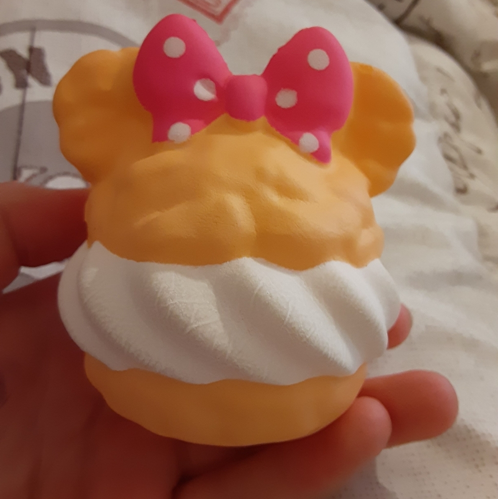 Minnie mouse creme puff squishy